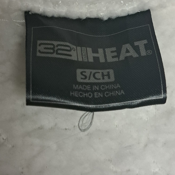 32 DEGREES SMALL HEAT PULL OVER SNAP BUTTON FRONT POCKET SWEATER. - Picture 2 of 5